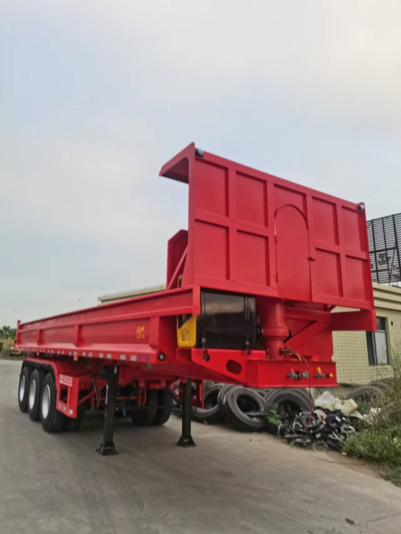 Heavy Duty U Shape Body Dump Semi Trailere med 60-80 tons kapacitet